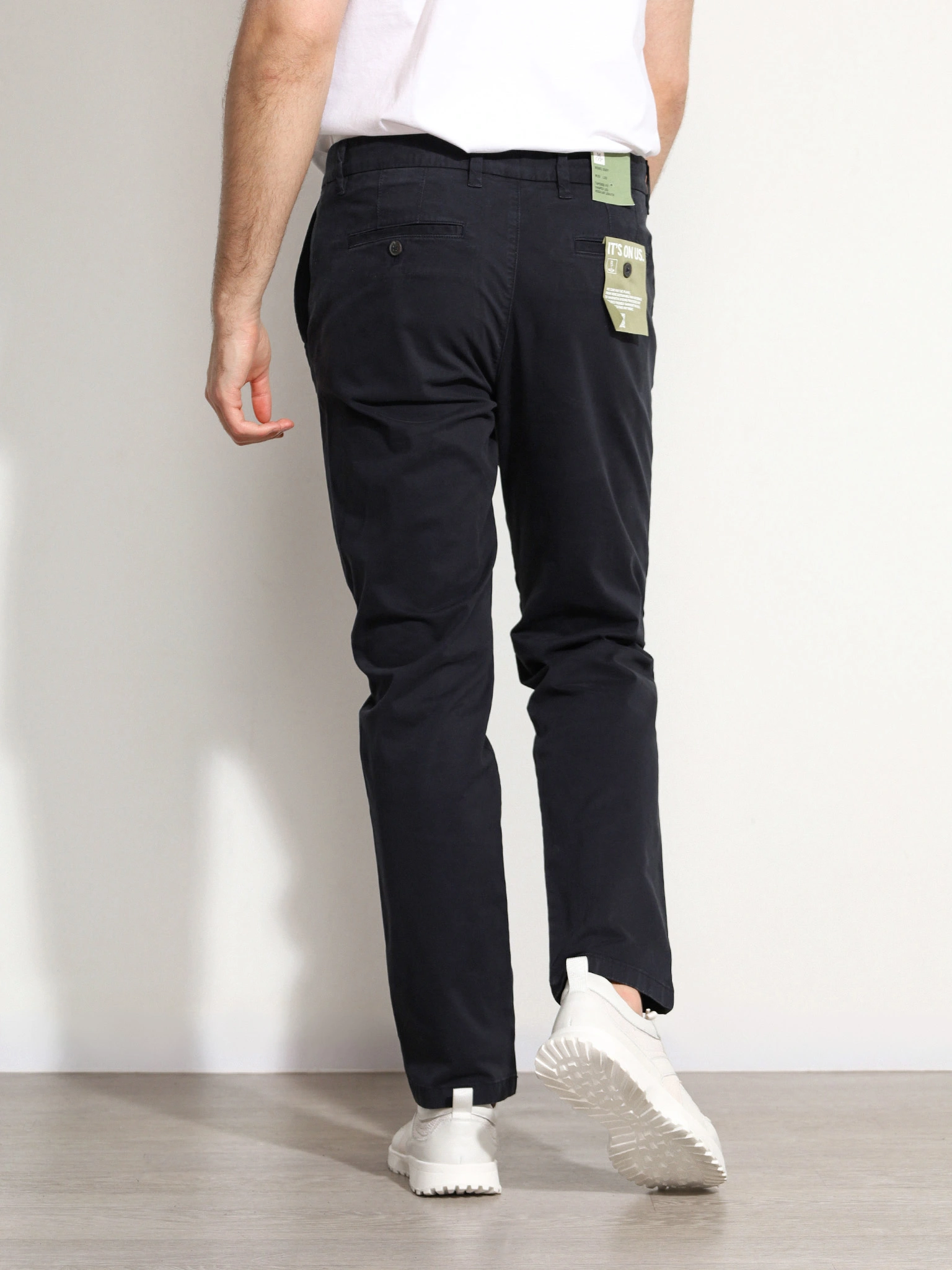 Брюки темно-синего цвета из смесового хлопка